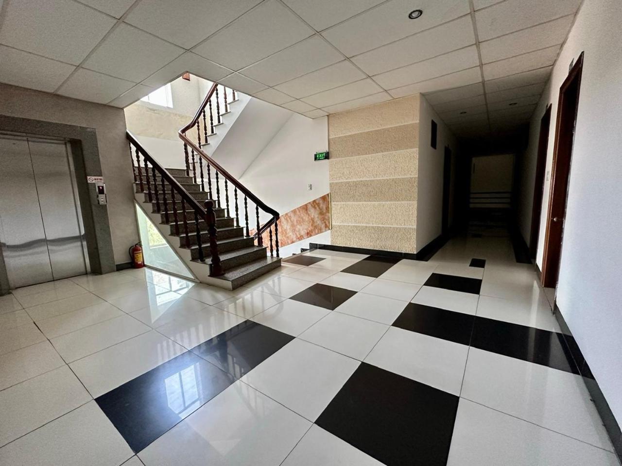 Truc Hoang Ha Hotel 崑嵩市 外观 照片